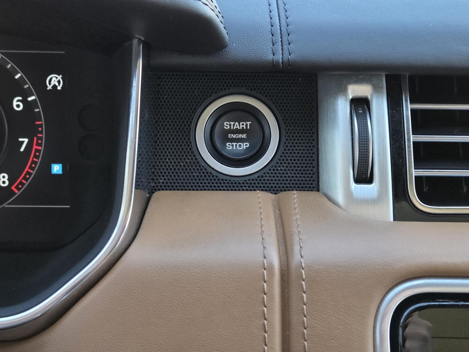 Used 2019 Silicon Silver Premium Metallic Land Rover Autobiography image 25