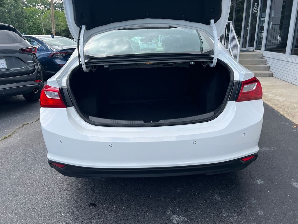 Used 2025 Summit White Chevrolet LT image 25