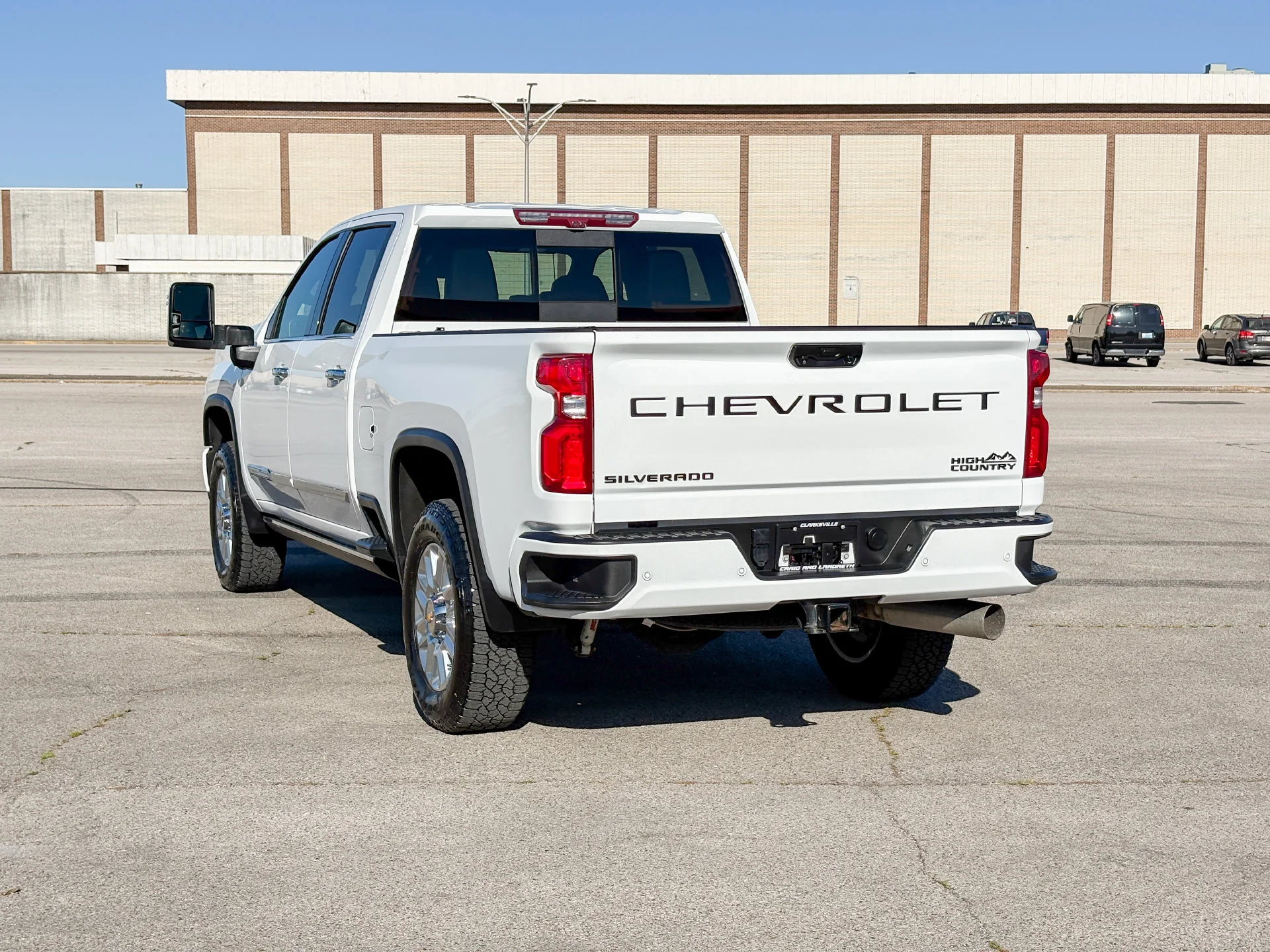 Used 2024 White Chevrolet High Country image 7