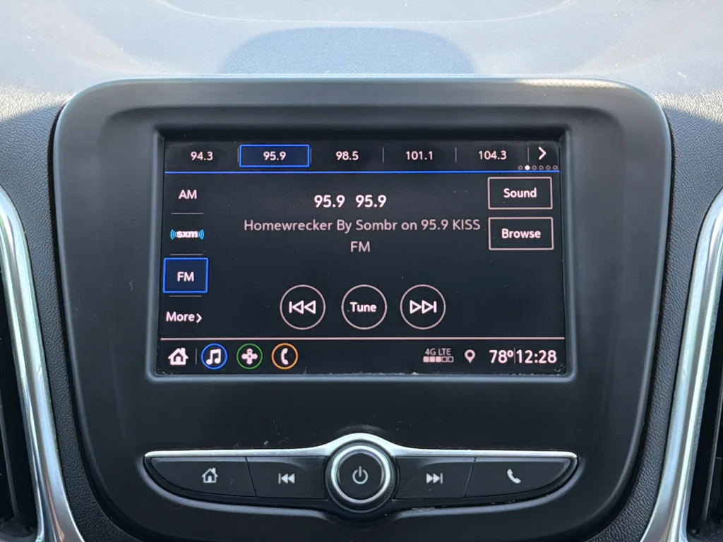 Used 2021 White Chevrolet LT image 22