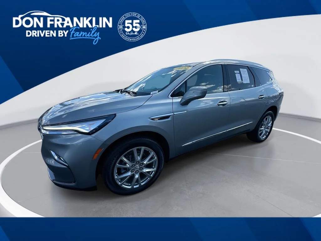 2024 Buick Enclave Essence AWD's photo