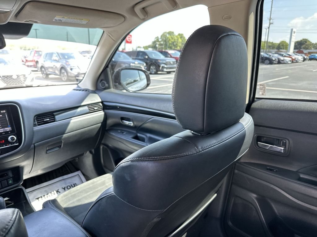 Used 2020 Gray Mitsubishi  image 11