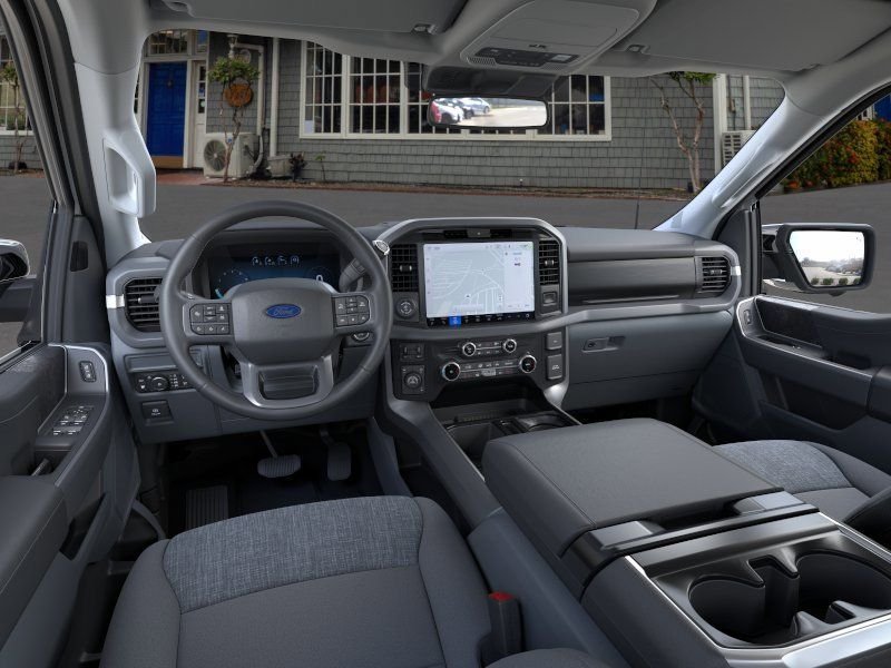 New 2025 Space White Metallic Ford XLT image 9