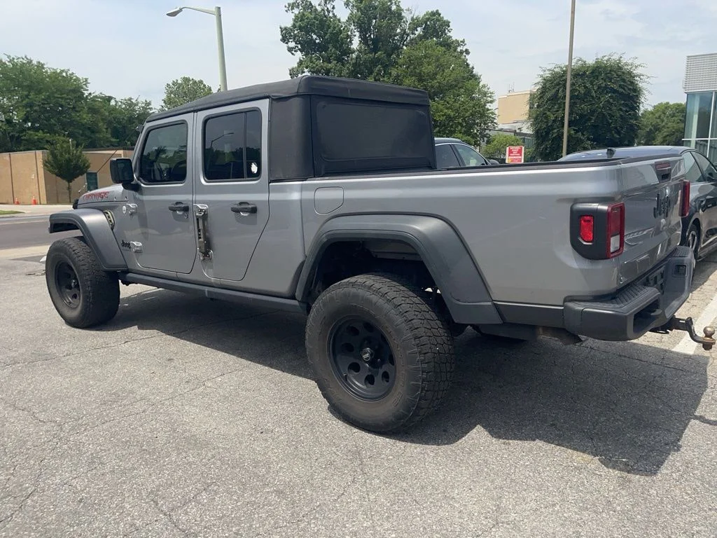 Used 2020 Silver Jeep Sport image 6