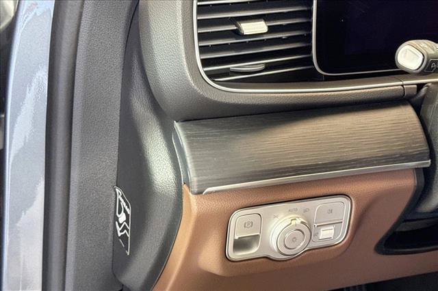 New 2026 Selenite Grey Metallic Mercedes-Benz GLE 450 image 40