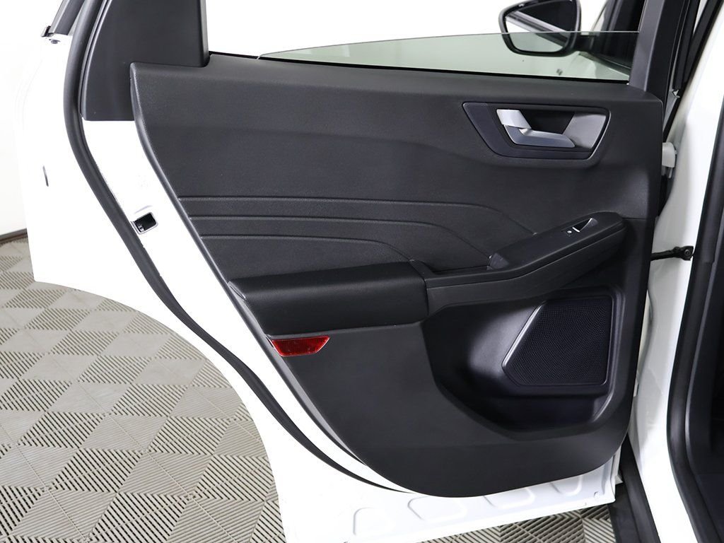 2024 Ford Escape ST-Line Select - Photo 26