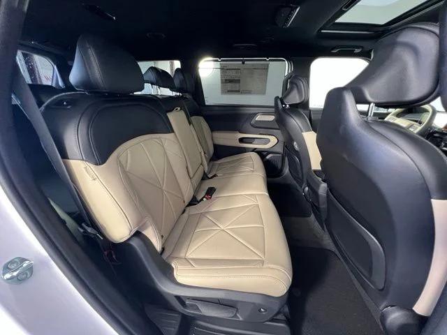 New 2027 White Kia EX image 39