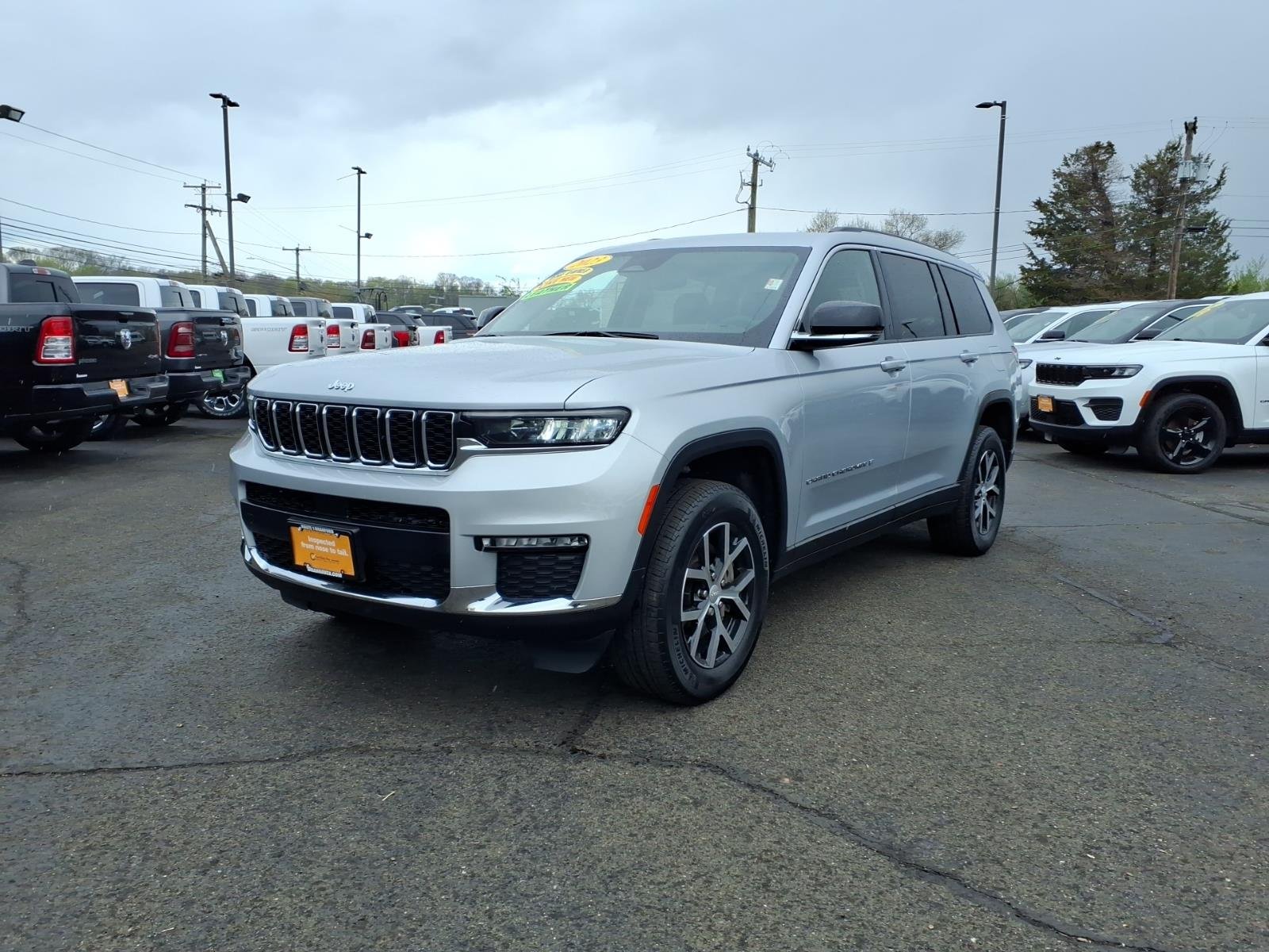 Used 2023 Silver Jeep Limited image 7