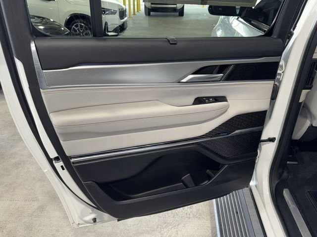 Used 2023 Bright White Clearcoat Jeep Base image 18