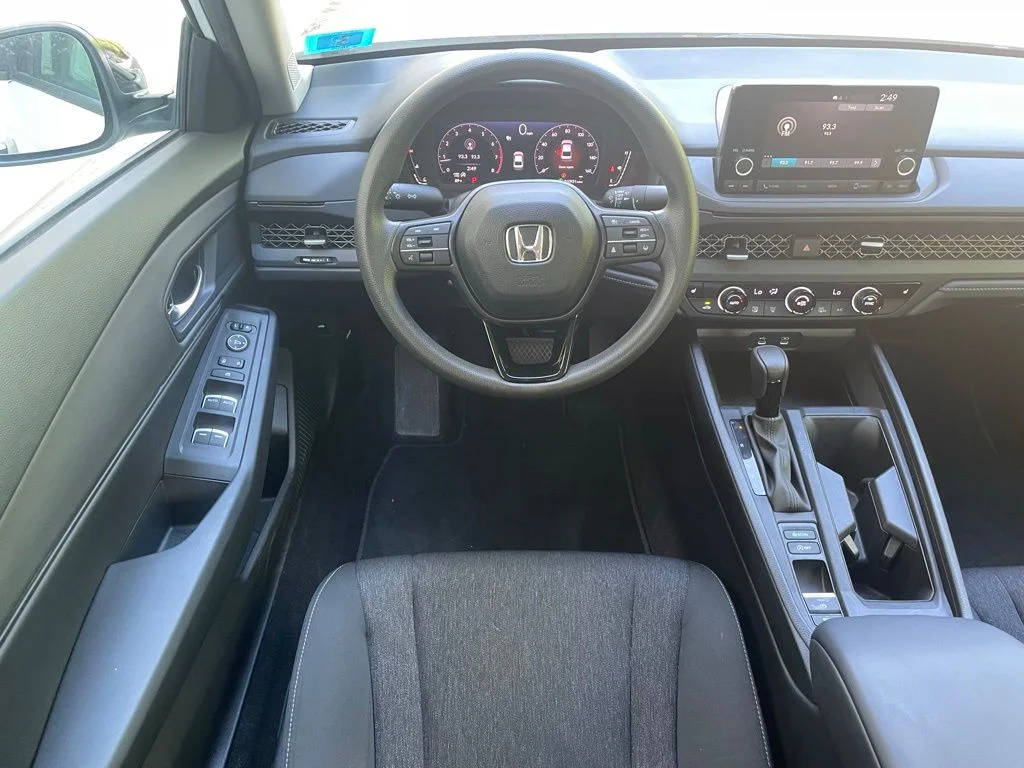 2025 Honda Accord SE - Photo 11