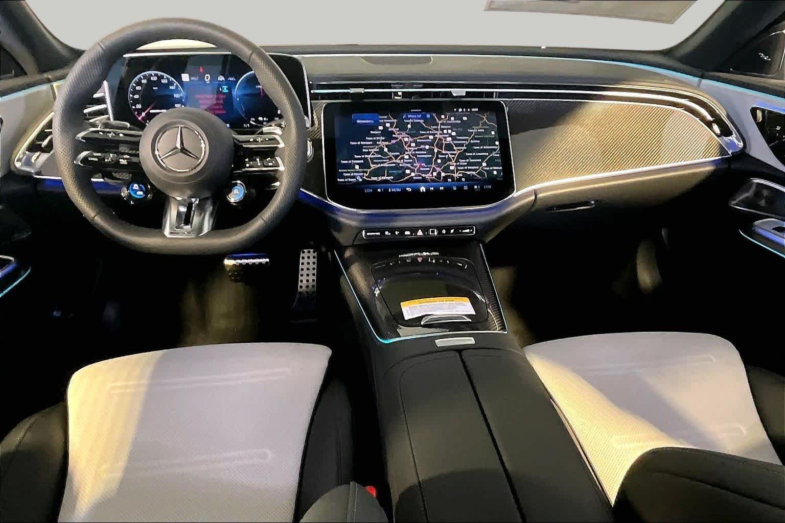 New 2026 MANUFAKTUR Moonlight White Magno Mercedes-Benz AMG® E 53 E image 7