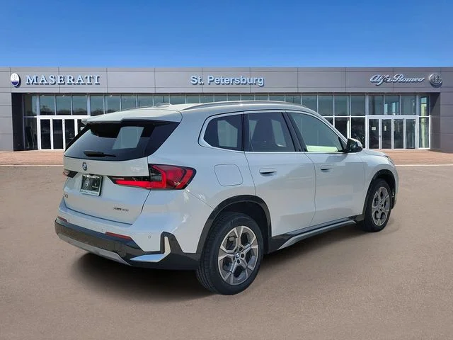 Used 2025  BMW xDrive28i image 4