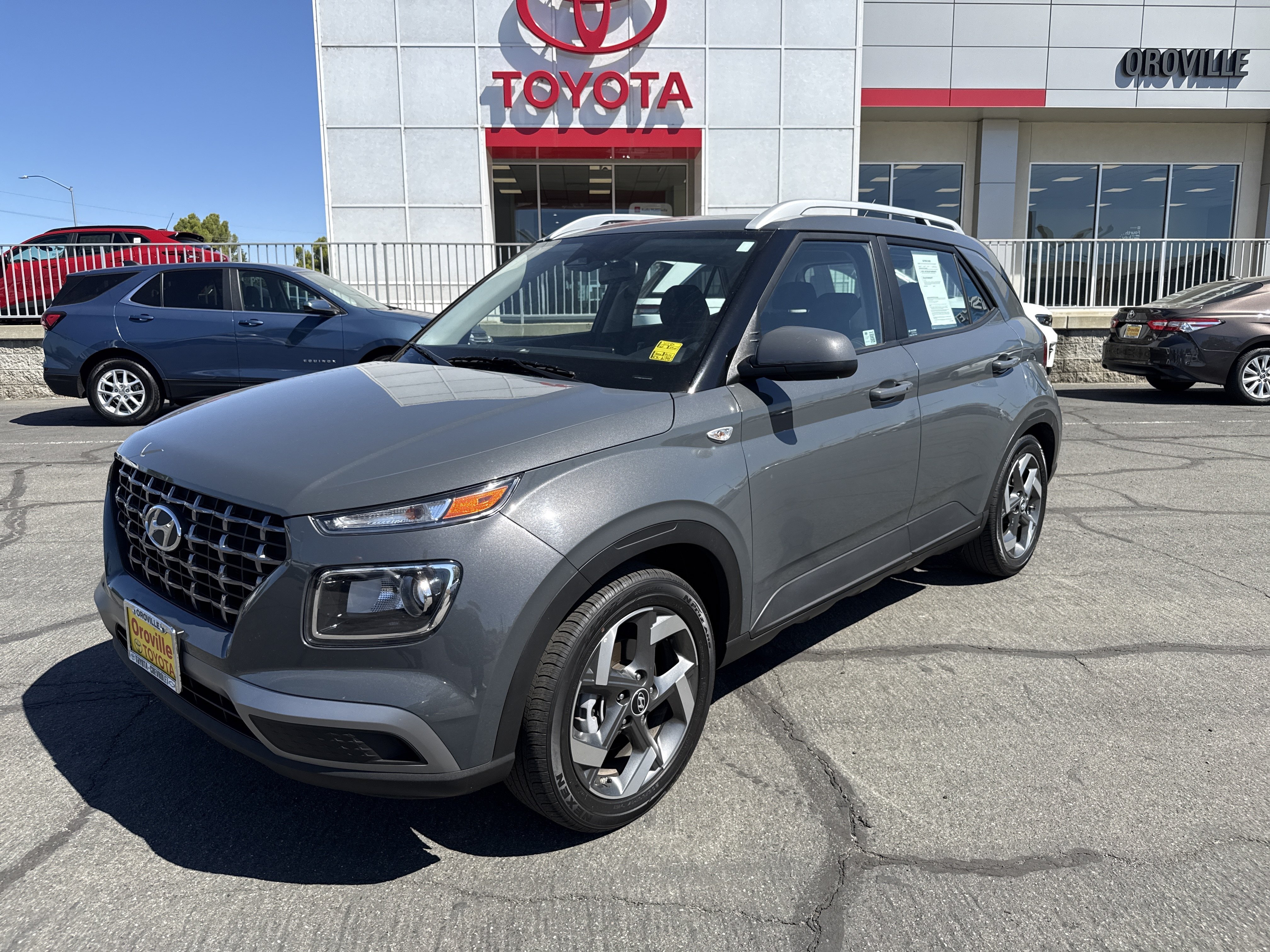 Used 2025 Gray Hyundai SEL image 1