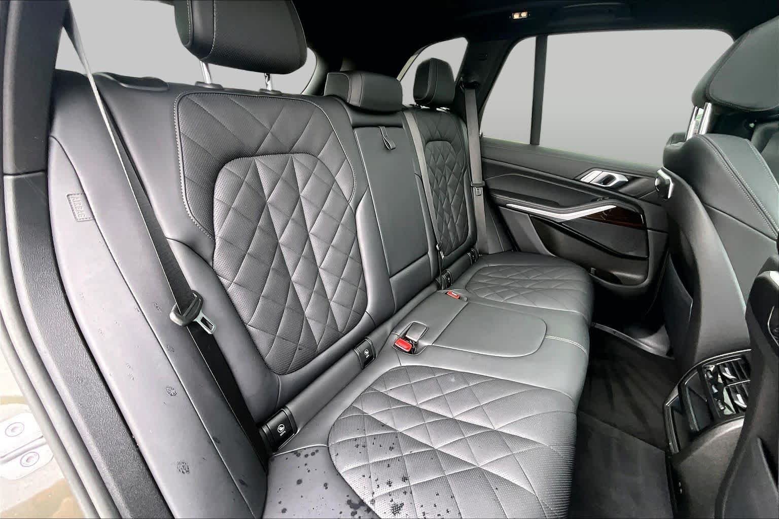 Used 2024 Manhattan Green Metallic BMW sDrive40i image 18