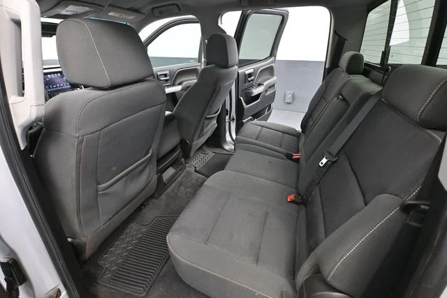 Used 2019 Silver Chevrolet LT image 34