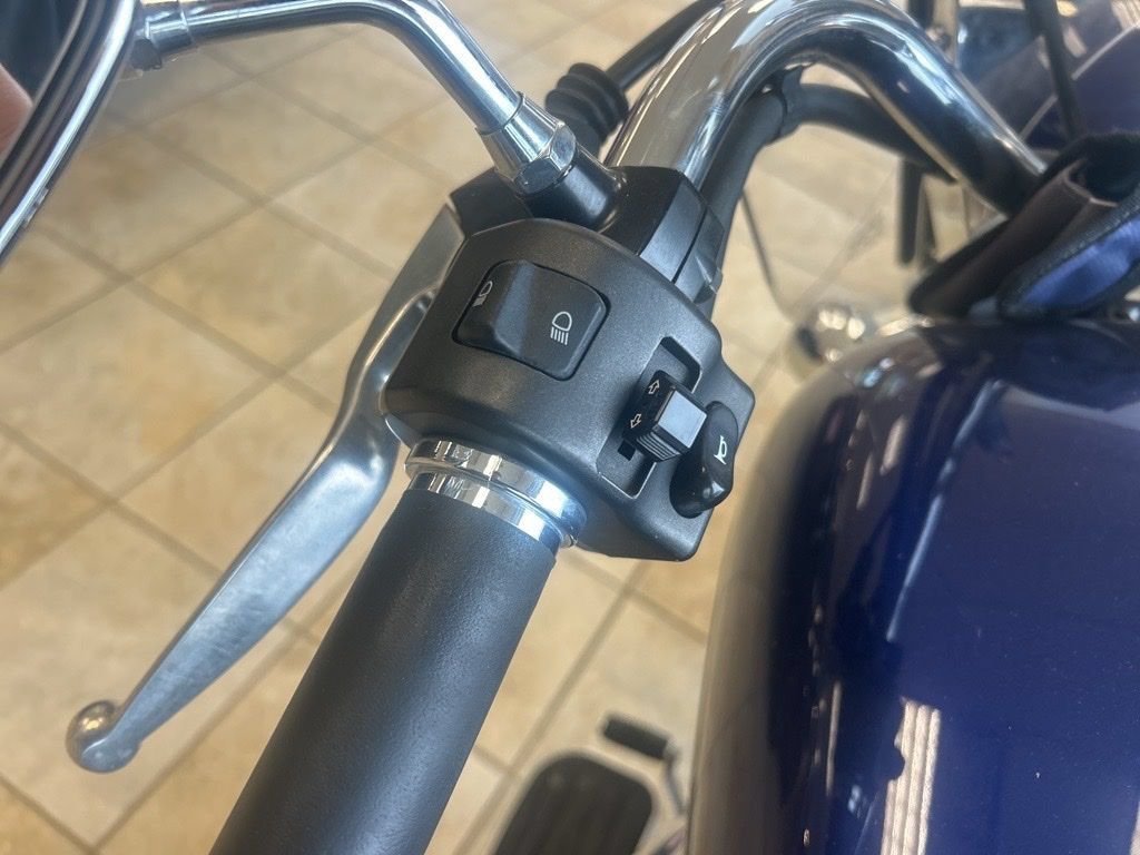 Used 2007 Blue Yamaha Motorcycle image 10