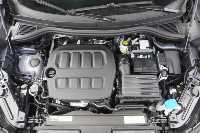 New 2026 Platinum Gray Metallic Volkswagen SE image 35