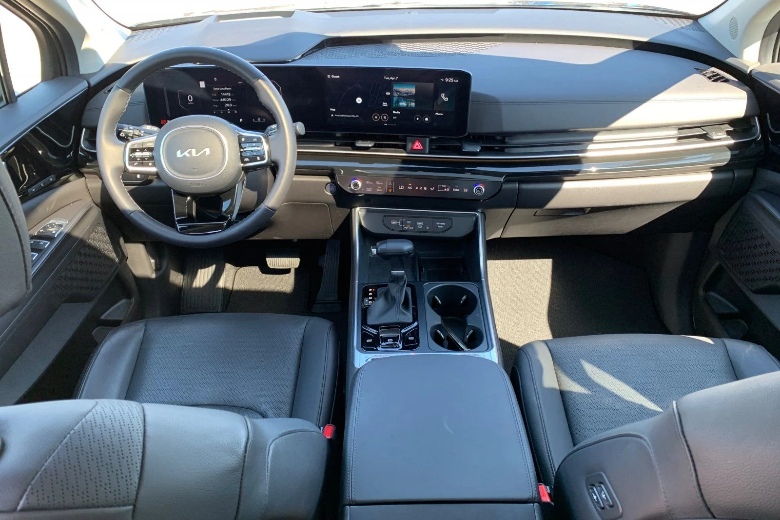Used 2025  Kia SX Prestige image 16