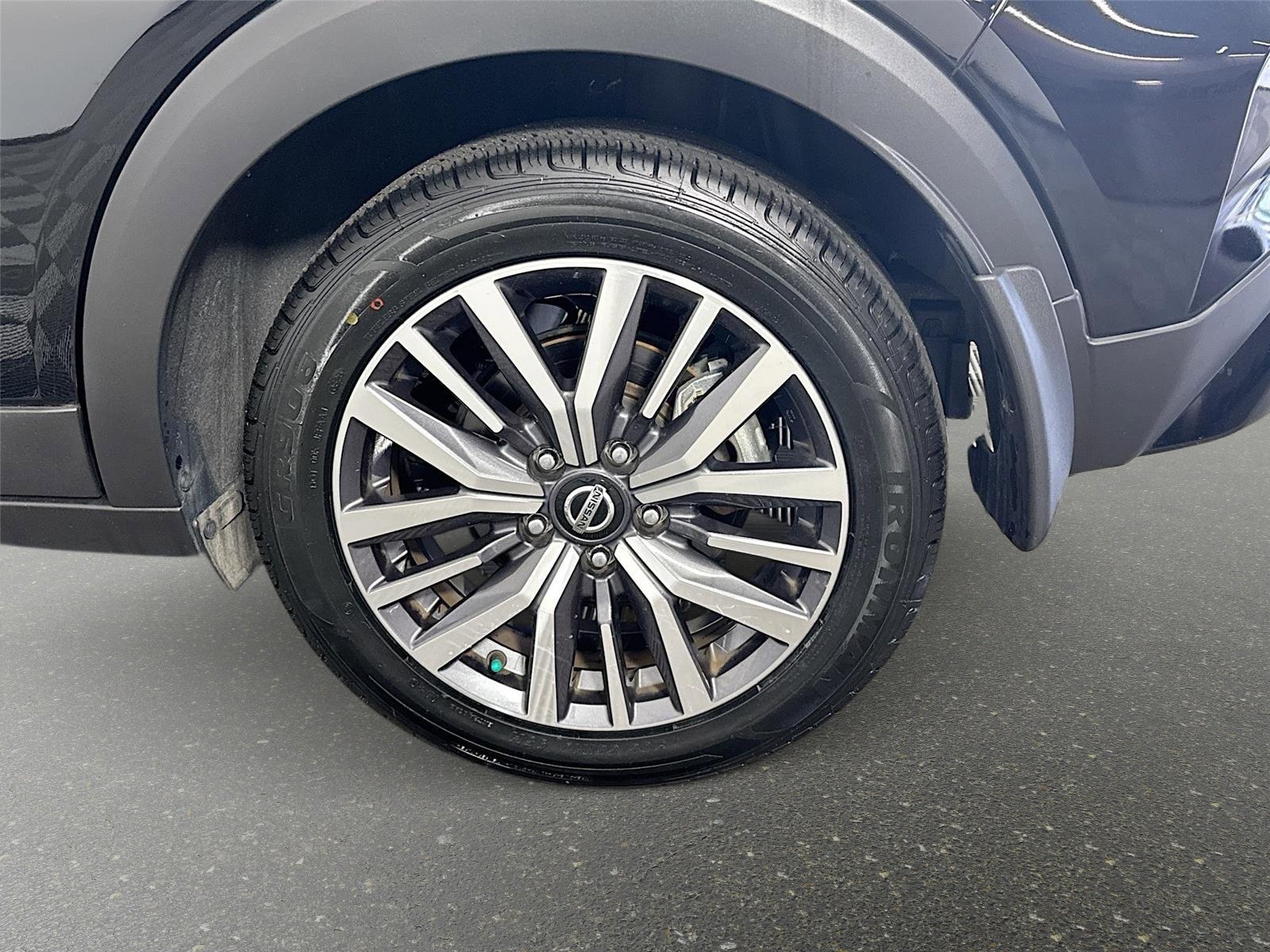 Used 2021 Super Black Nissan SV image 28