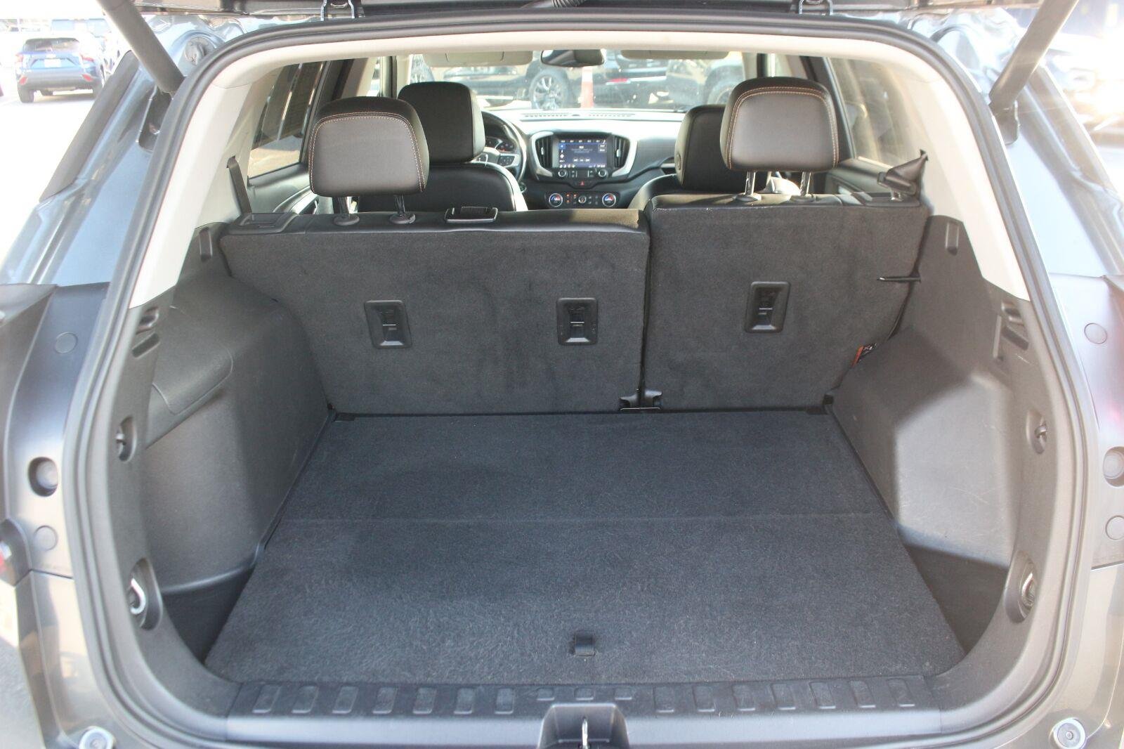 Used 2021 GRAPHITE GRAY METALLIC GMC SLT image 12
