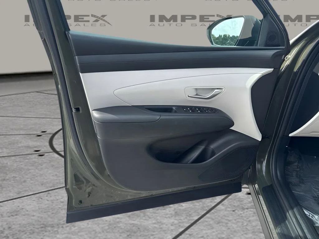 Used 2025 Green Hyundai SEL image 21