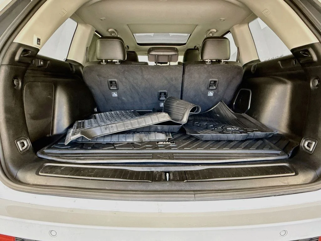 Used 2022 White Jeep 4xe image 27