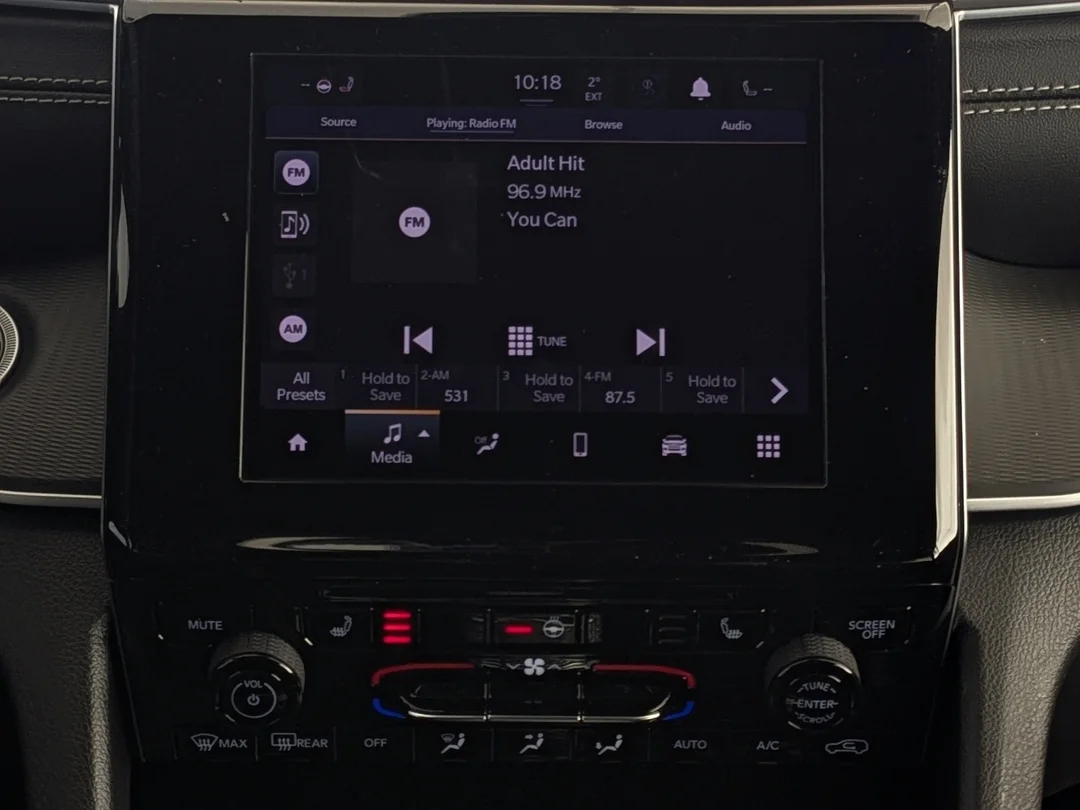 New 2026 Black Jeep Laredo - - 4x4 - Classic Theme - Heated Seats - Heated Steering - Remote Start & More! image 19