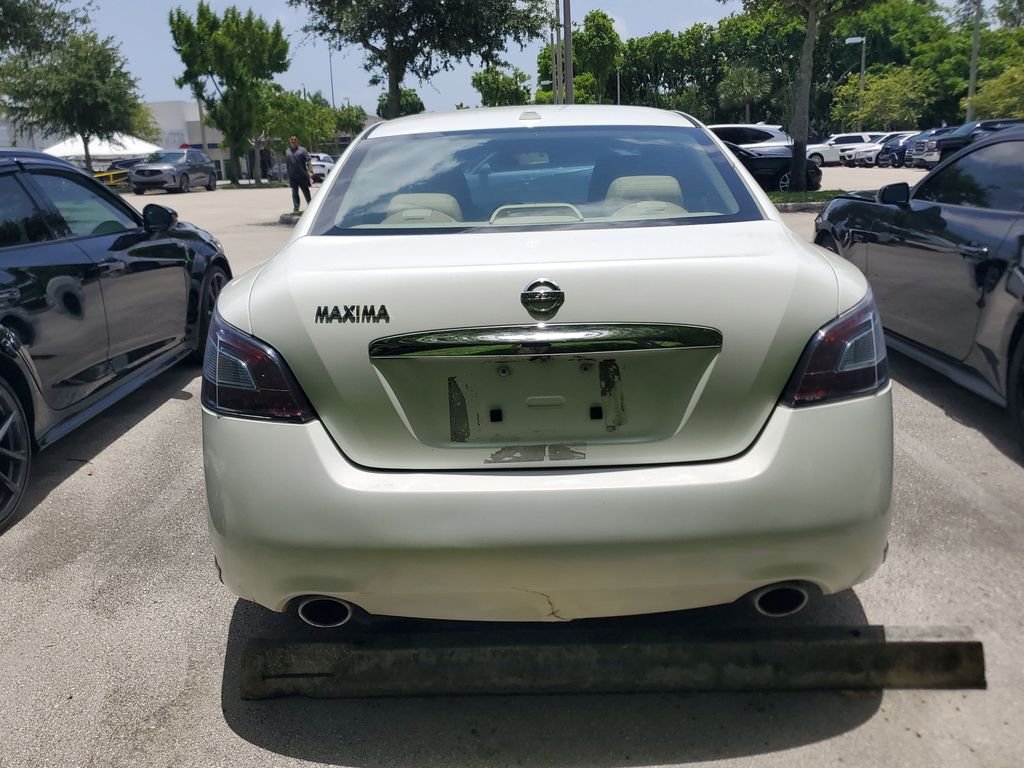 Used 2013 White Nissan 3.5 SV image 7