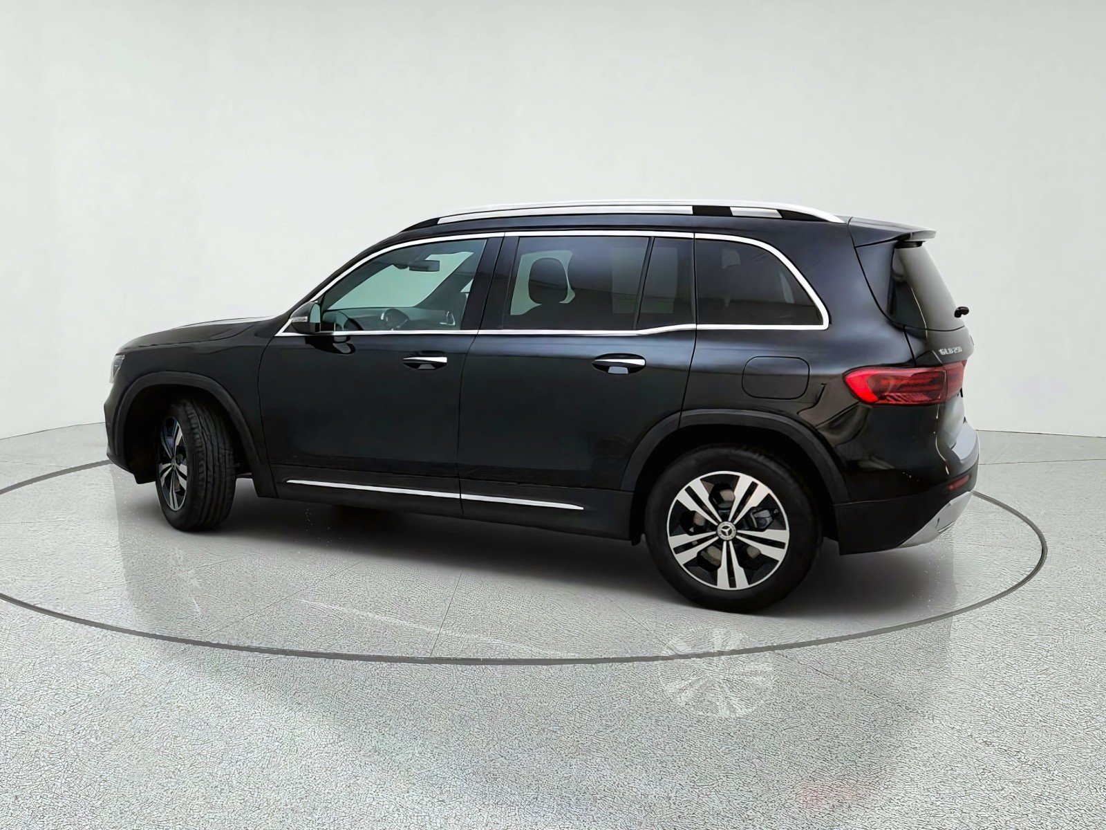 Used 2026 Night Black Mercedes-Benz GLB 250 image 13