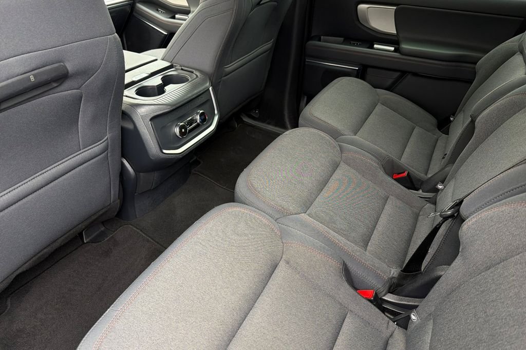 Used 2025 Oxford White Ford Active image 14