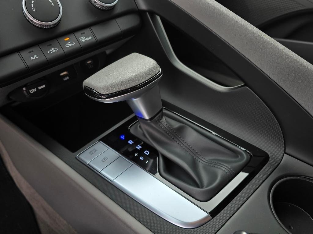 New 2026 Abyss Black Hyundai SE image 19