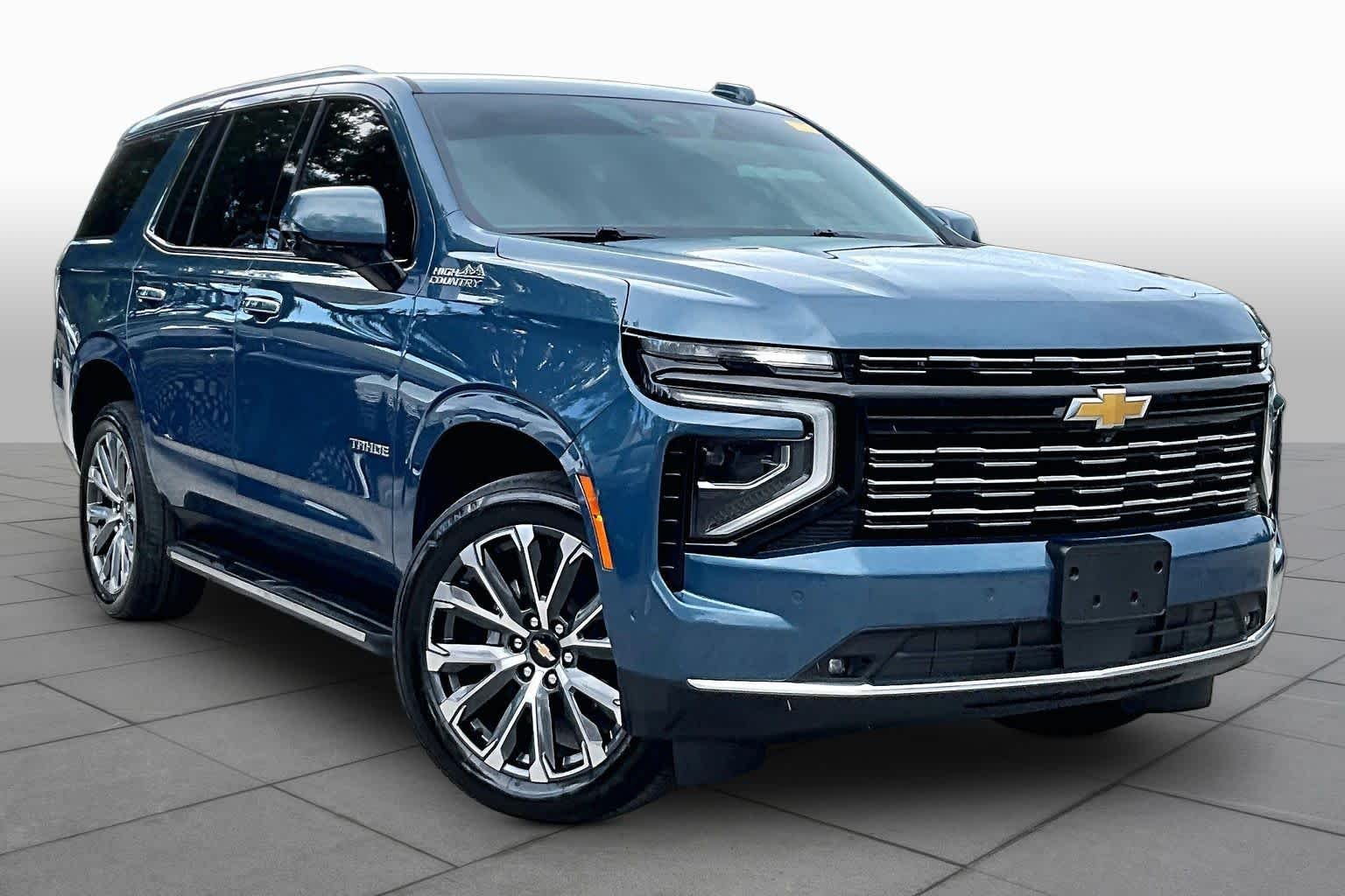 Used 2025 Lakeshore Blue Metallic Chevrolet High Country image 3
