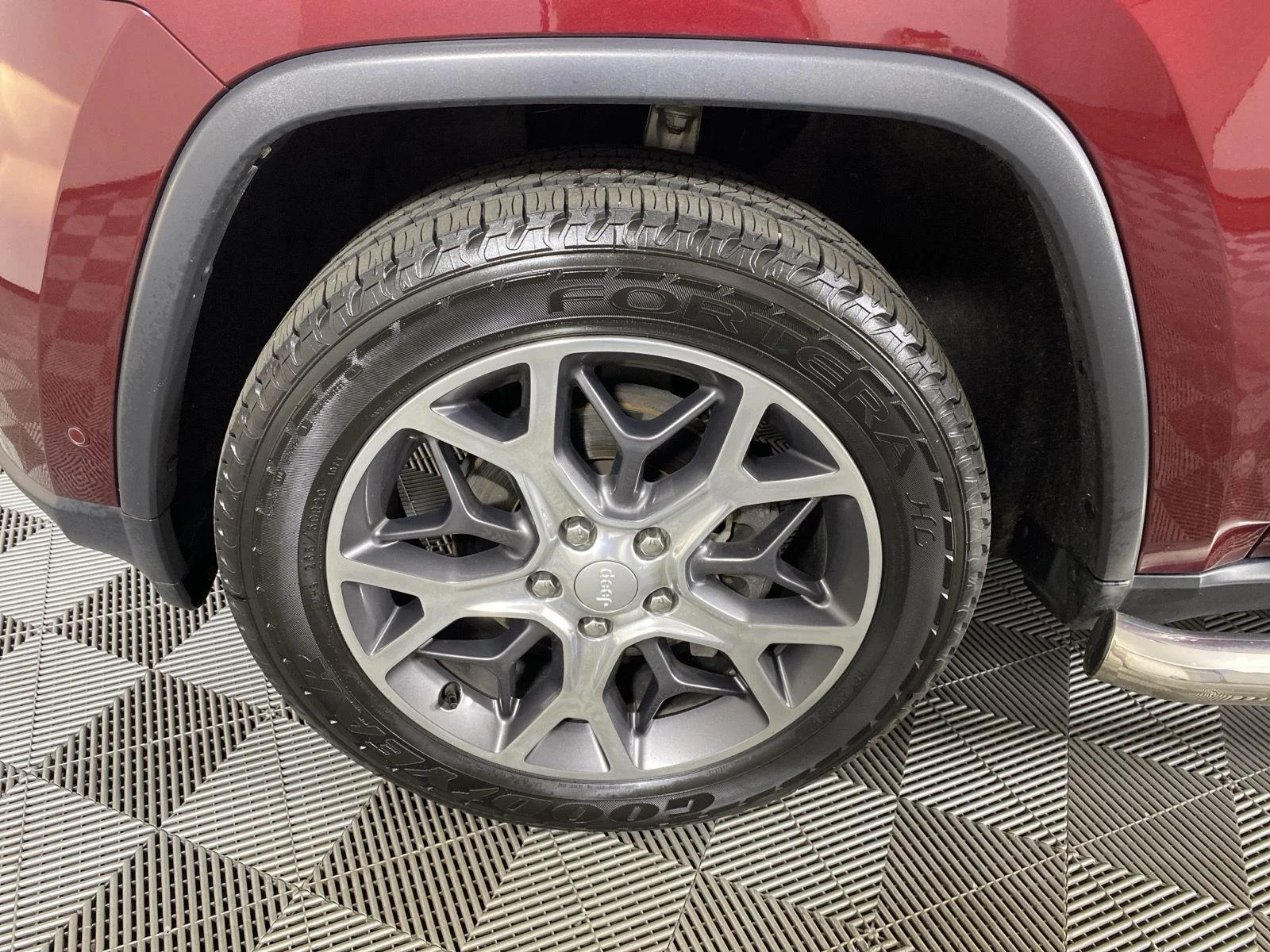 Used 2019 Velvet Red Pearlcoat Jeep Limited image 12