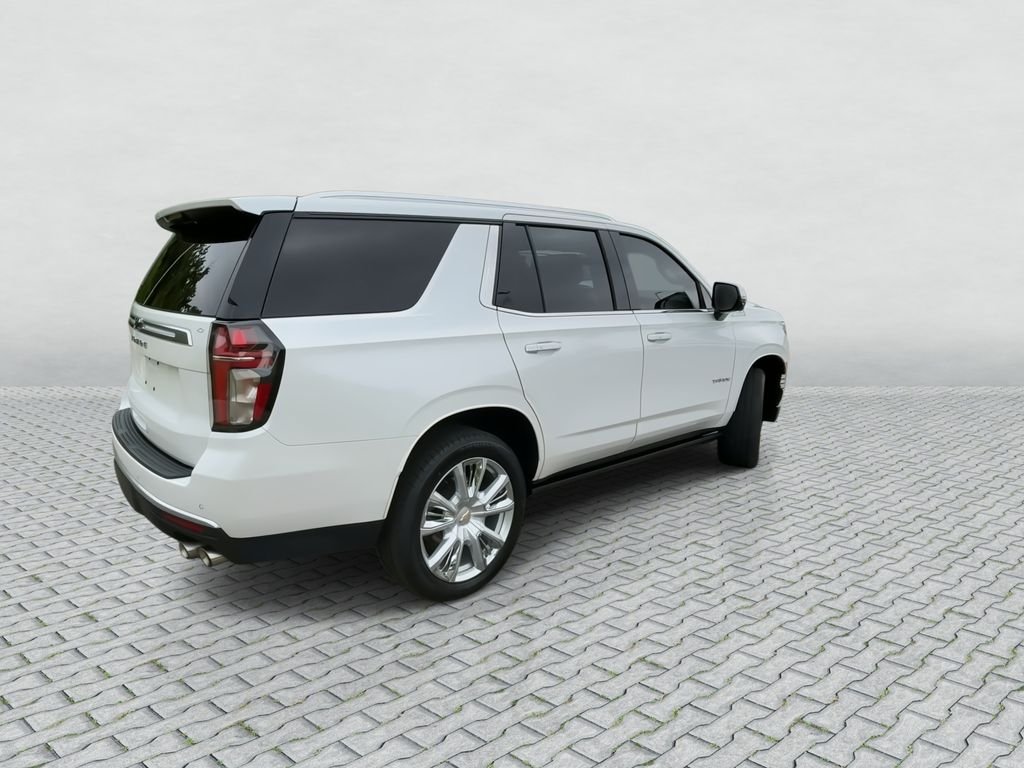 Used 2022 Iridescent Pearl Tricoat Chevrolet High Country image 8