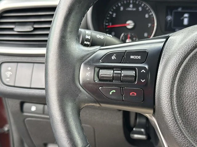 Used 2018 Purple Kia LX image 39