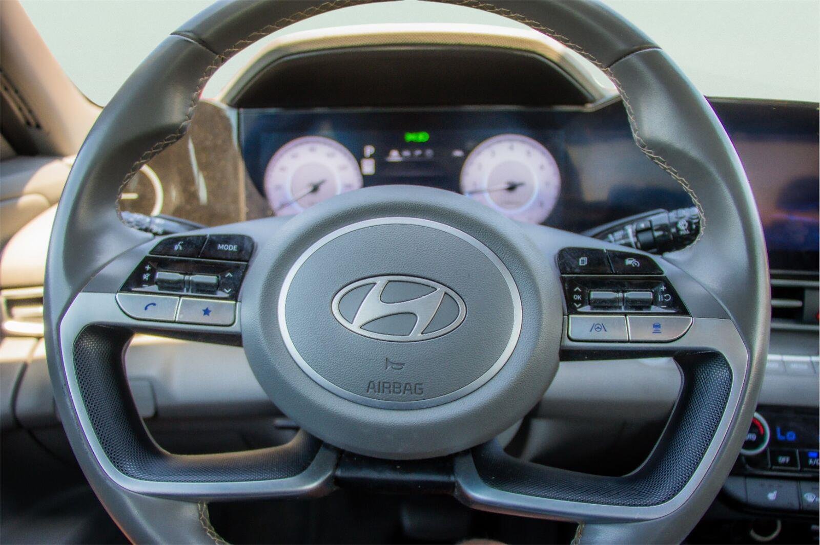 Used 2025 Fluid Metal Hyundai SEL Convenience image 9