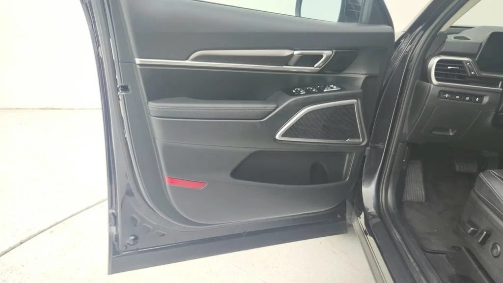 Used 2025 Gray Kia S image 25