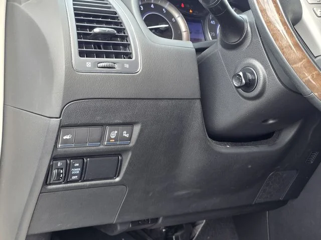 Used 2017 Liquid Platinum INFINITI THEATER PACKAGE image 22