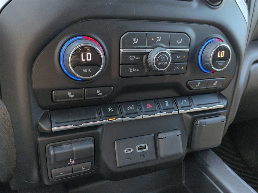 Used 2019 RED HOT Chevrolet RST image 35
