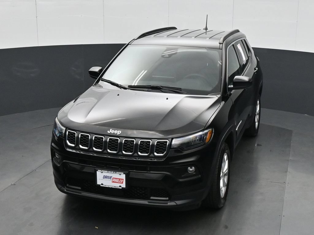 Used 2024 Black Jeep Latitude image 16