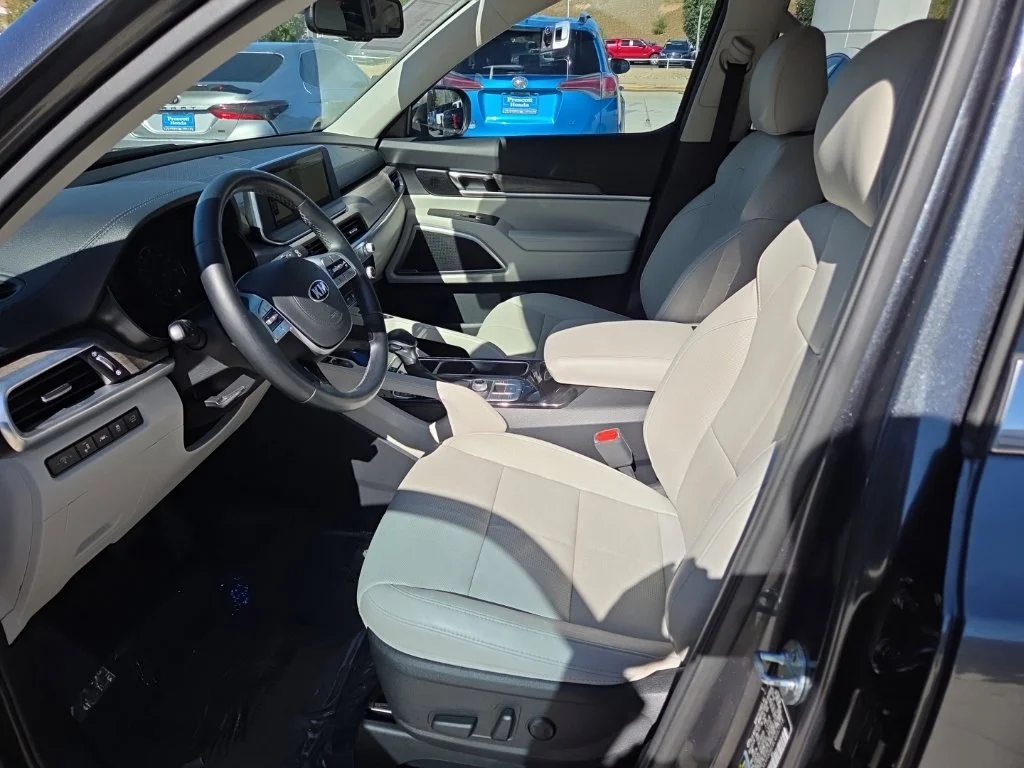 Used 2020 Gray Kia EX image 16