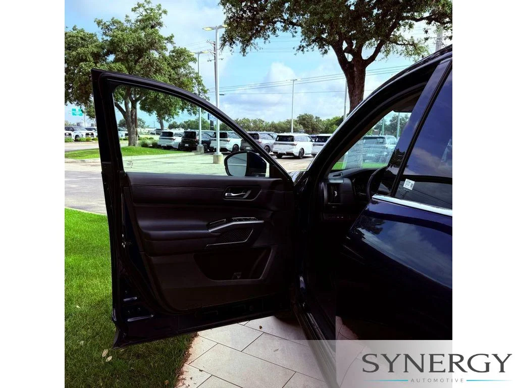 Used 2025 Deep Ocean Blue Pearl Nissan SL image 19