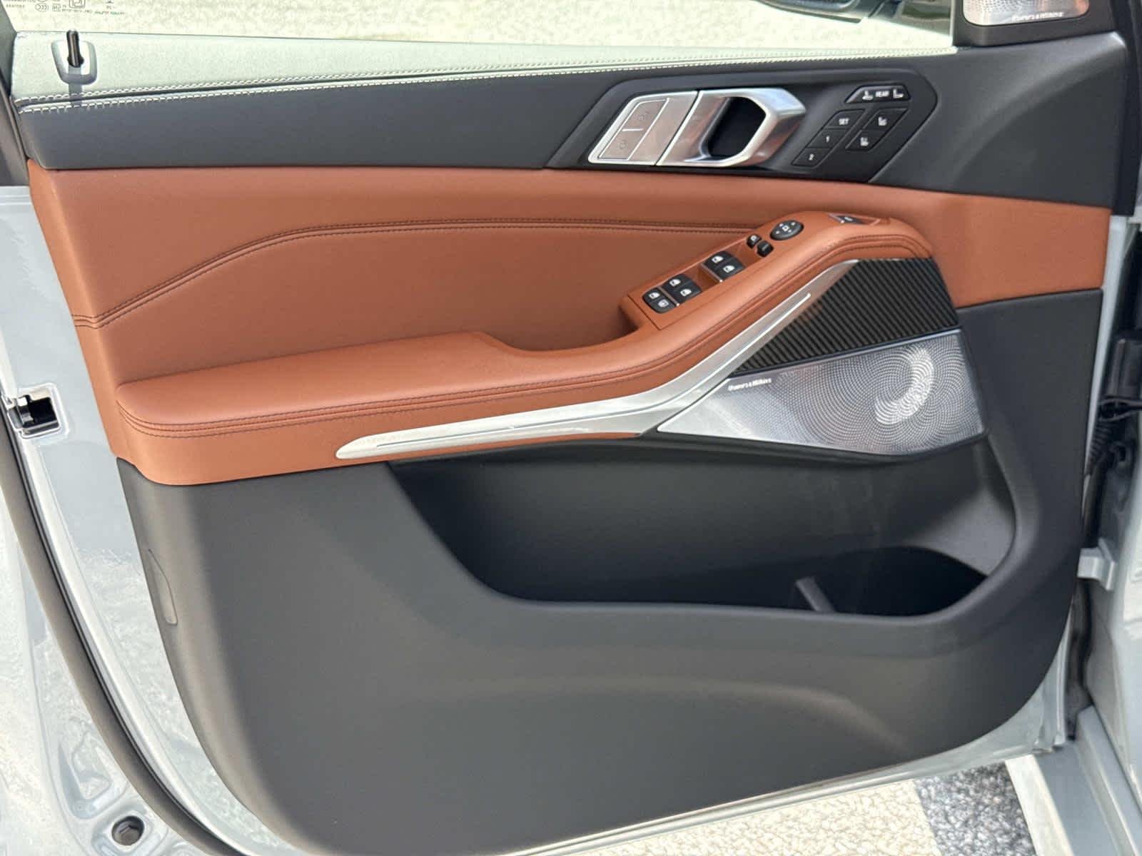 New 2027 Brooklyn Grey Metallic BMW M60i image 27