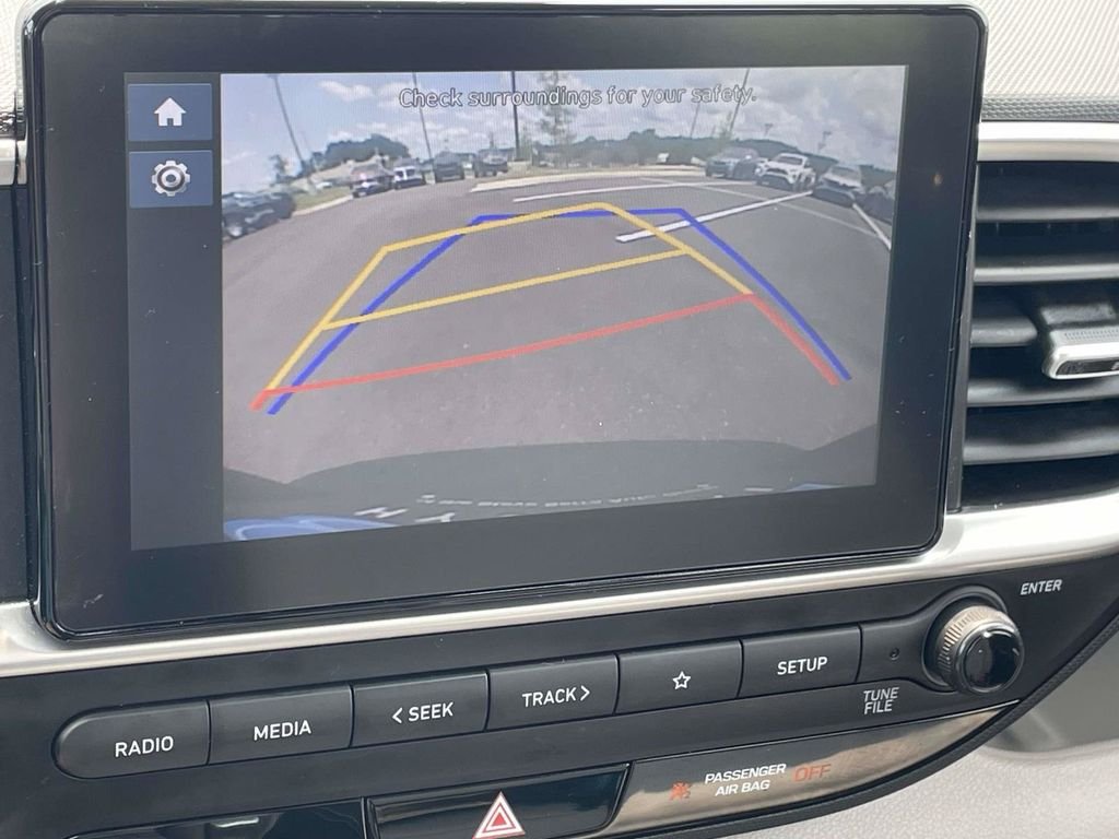 Used 2025 White Hyundai SEL image 16