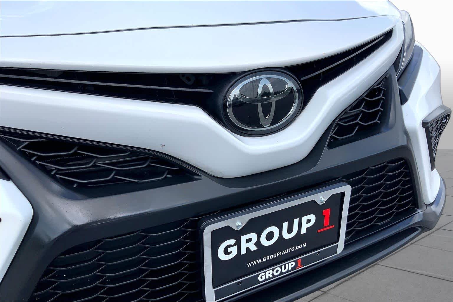 Used 2023 Ice Cap Toyota SE image 29