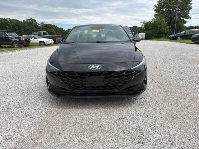 Used 2023 Black Hyundai SEL image 3