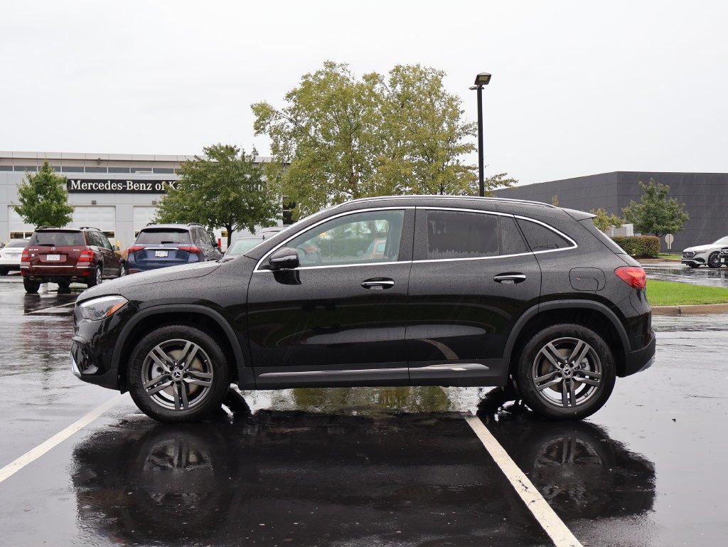 New 2026 Night Black Mercedes-Benz GLA 250 image 4