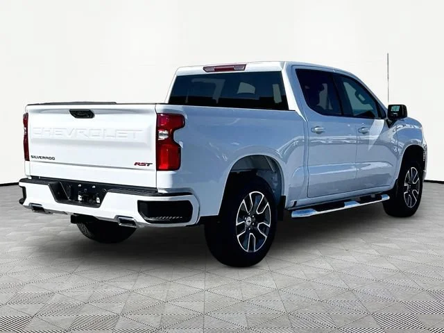 New 2026 Summit White Chevrolet RST image 6