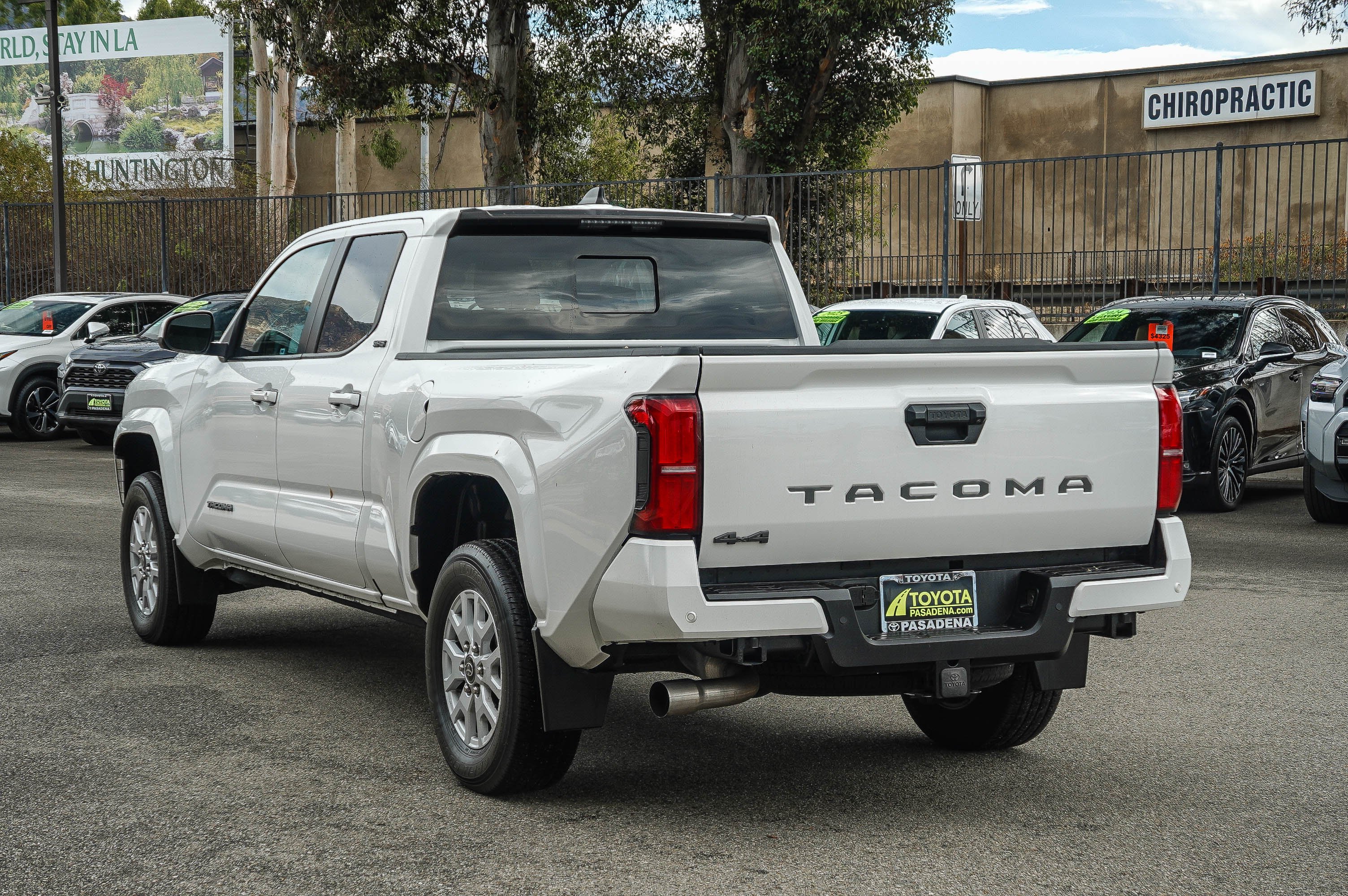 Used 2024 ICE CAP TOYOTA TRUCK SR5 L/B image 6