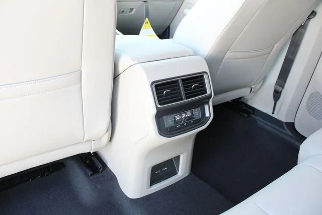 New 2026 White Volkswagen 2.0T SE image 21